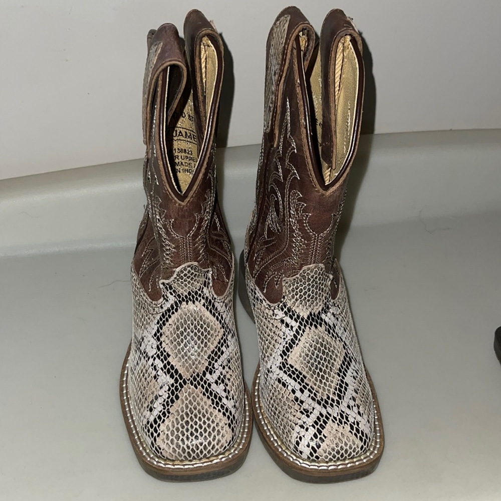 Cody James kids boots size 10